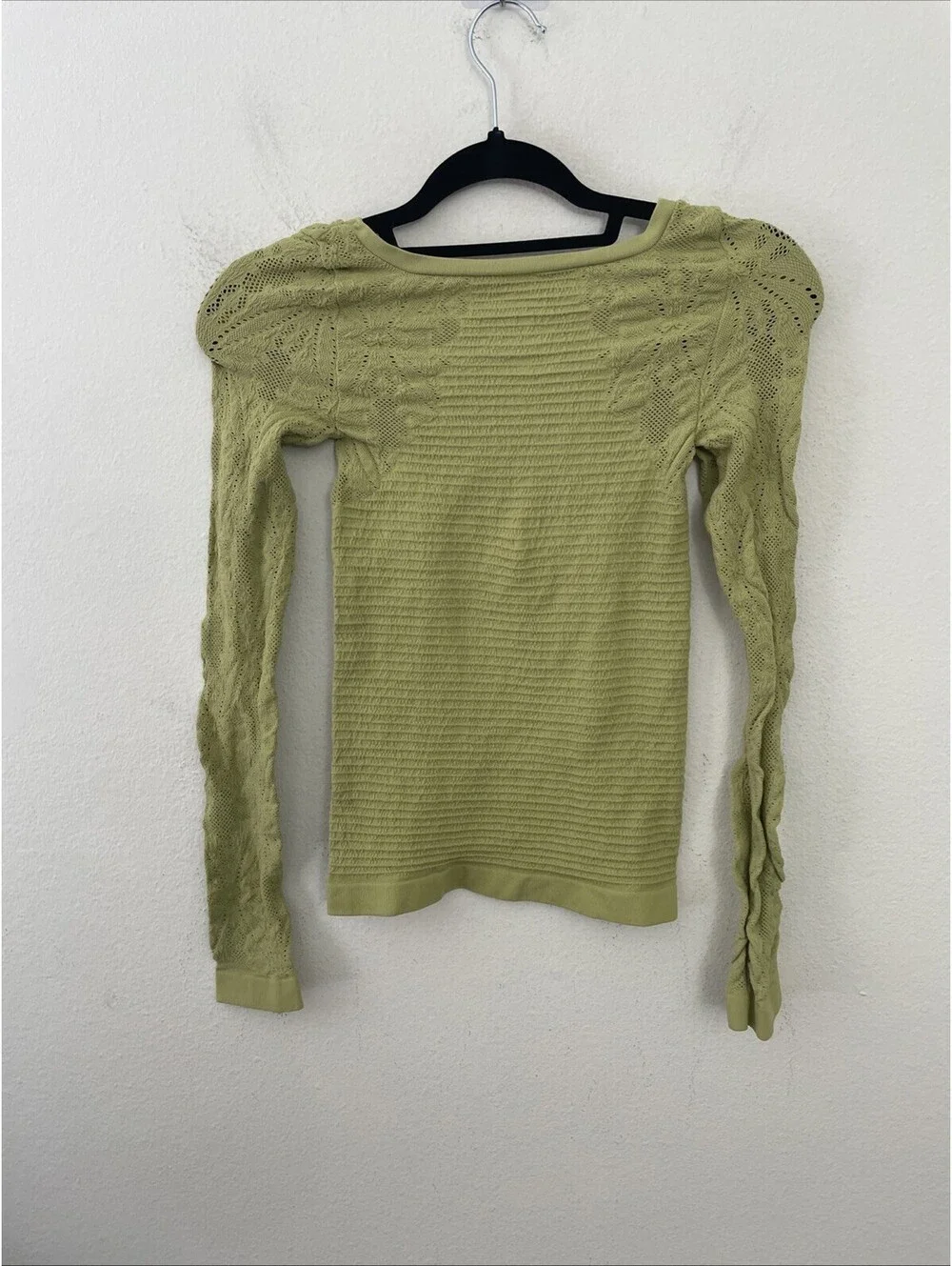 Free People Intimately   so many likes long sleeve top green pear size M/L New